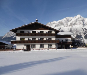 Отель Pension Tilly, Нидеробларн